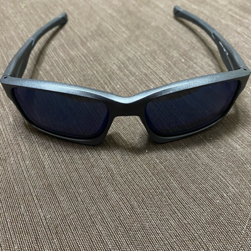 Men’s Oakley sunglasses